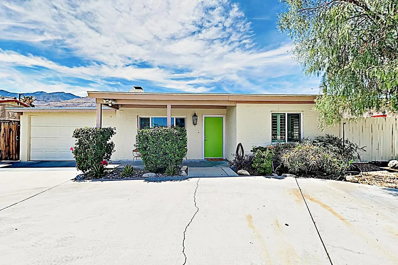 North Sunrise Escape Permit# 4317 Villa Palm Springs Holiday home